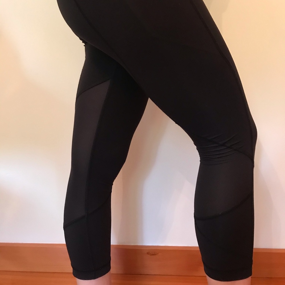 Black cropped pace rival leggings